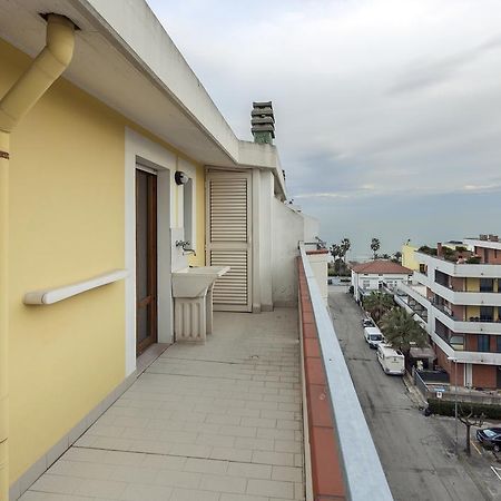 Palazzo Giallo Alba Adriatica Εξωτερικό φωτογραφία