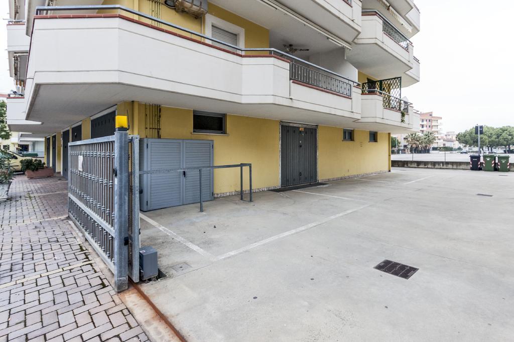 Palazzo Giallo Alba Adriatica Εξωτερικό φωτογραφία